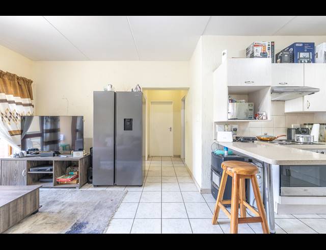 2 BEDROOM SECTIONAL TITLE FOR SALE IN DOUGLASDALE